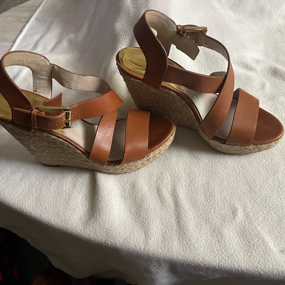 Michael Kors Women’s Platform Leather Sandals in like new condition - Picture 3 of 7